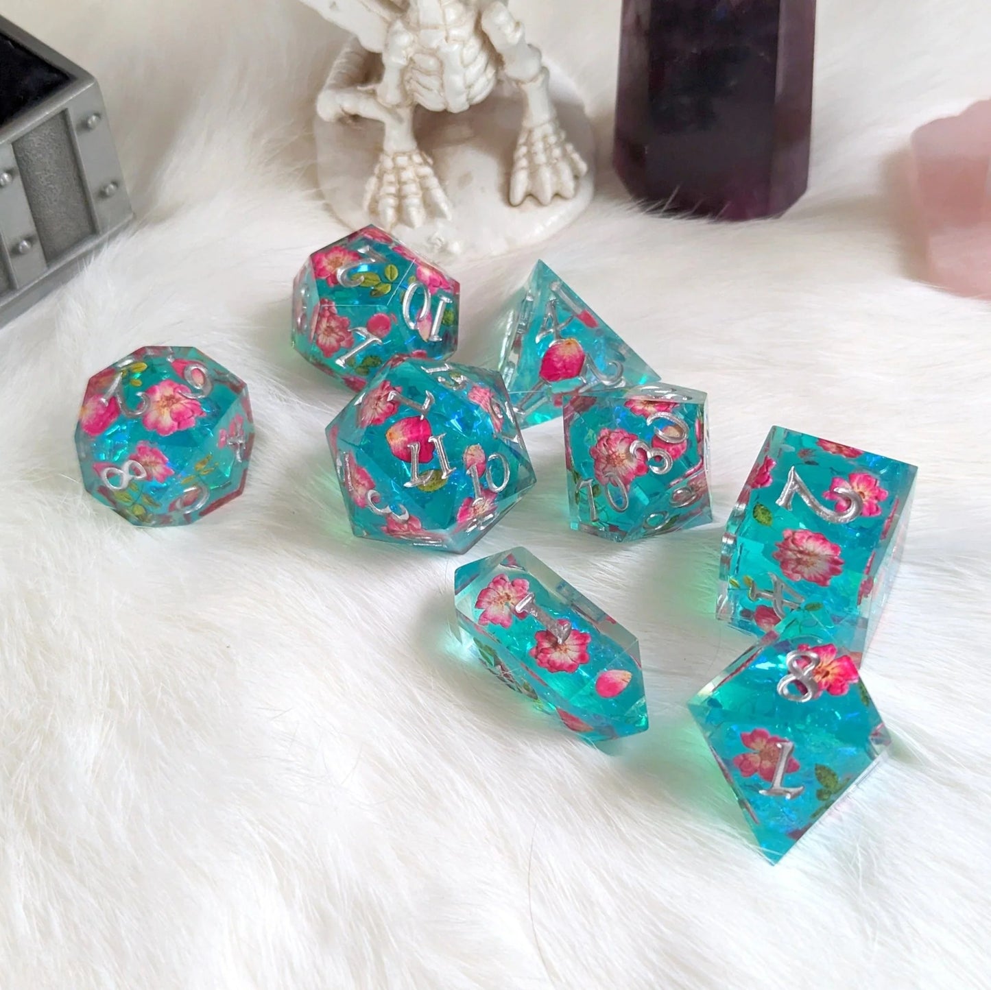 Floating Blossoms - 8-Piece Sharp Edge Dice Set