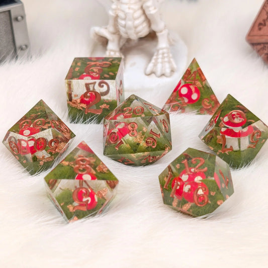 Amanita Mushroom - 7-Piece Sharp Edge Dice Set