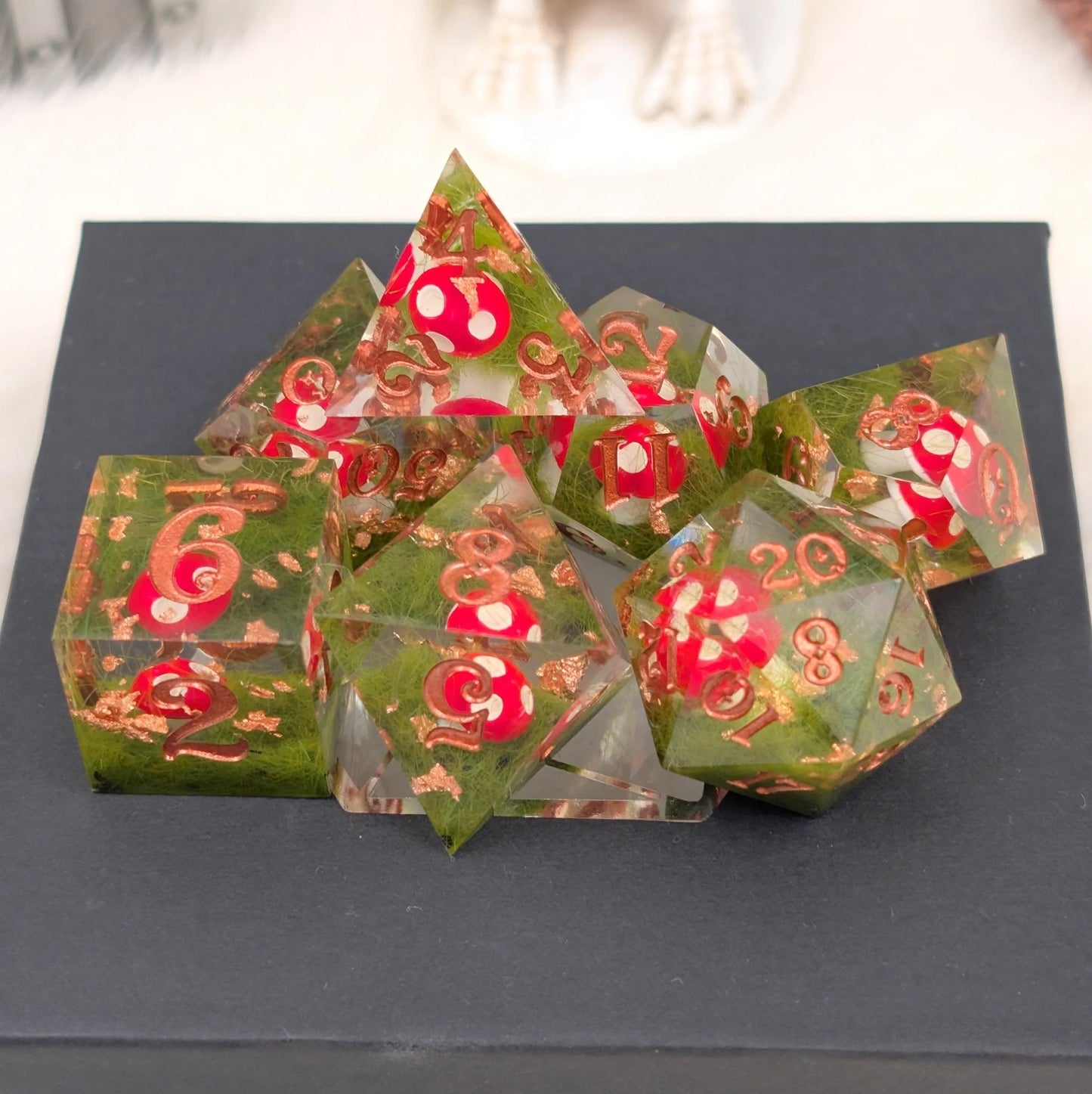Amanita Mushroom - 7-Piece Sharp Edge Dice Set