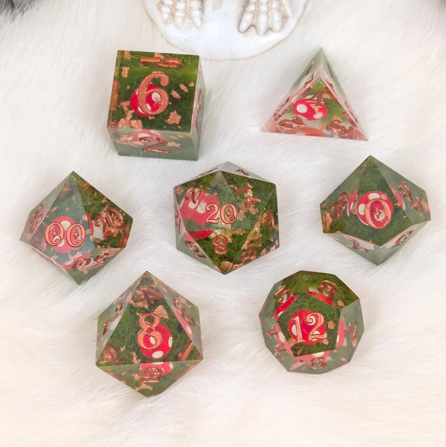 Amanita Mushroom - 7-Piece Sharp Edge Dice Set