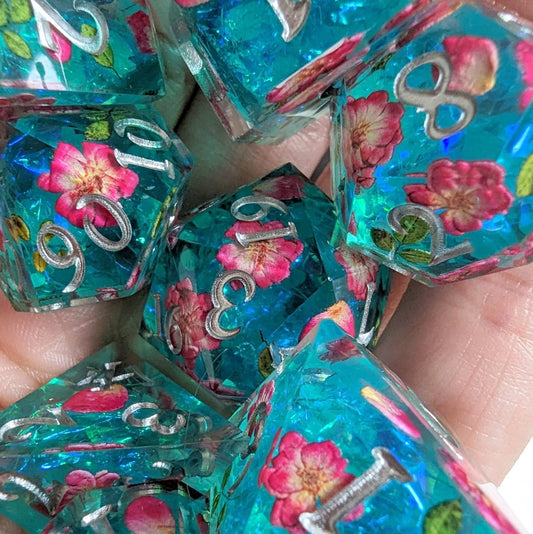 Floating Blossoms - 8-Piece Sharp Edge Dice Set