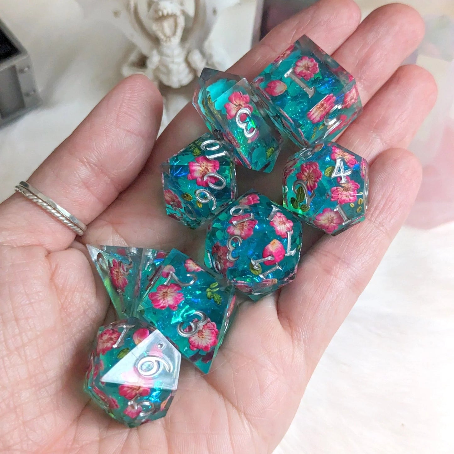 Floating Blossoms - 8-Piece Sharp Edge Dice Set