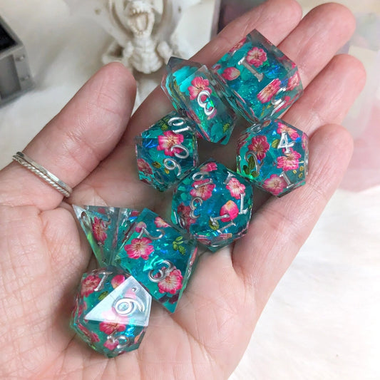 Floating Blossoms - 8-Piece Sharp Edge Dice Set
