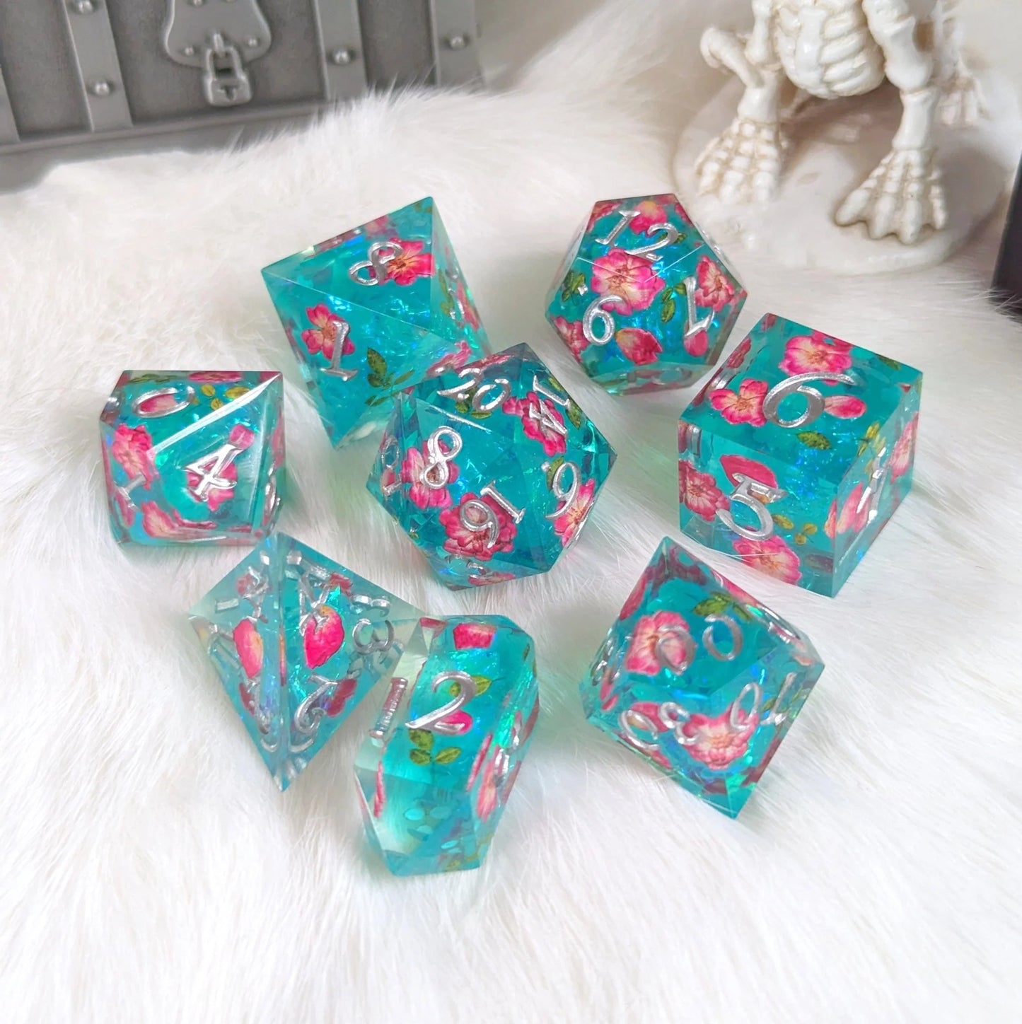 Floating Blossoms - 8-Piece Sharp Edge Dice Set