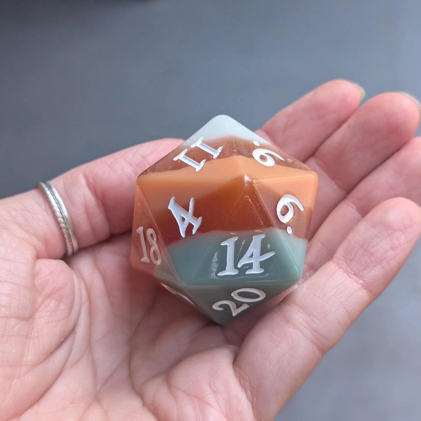 Horizons Large D20