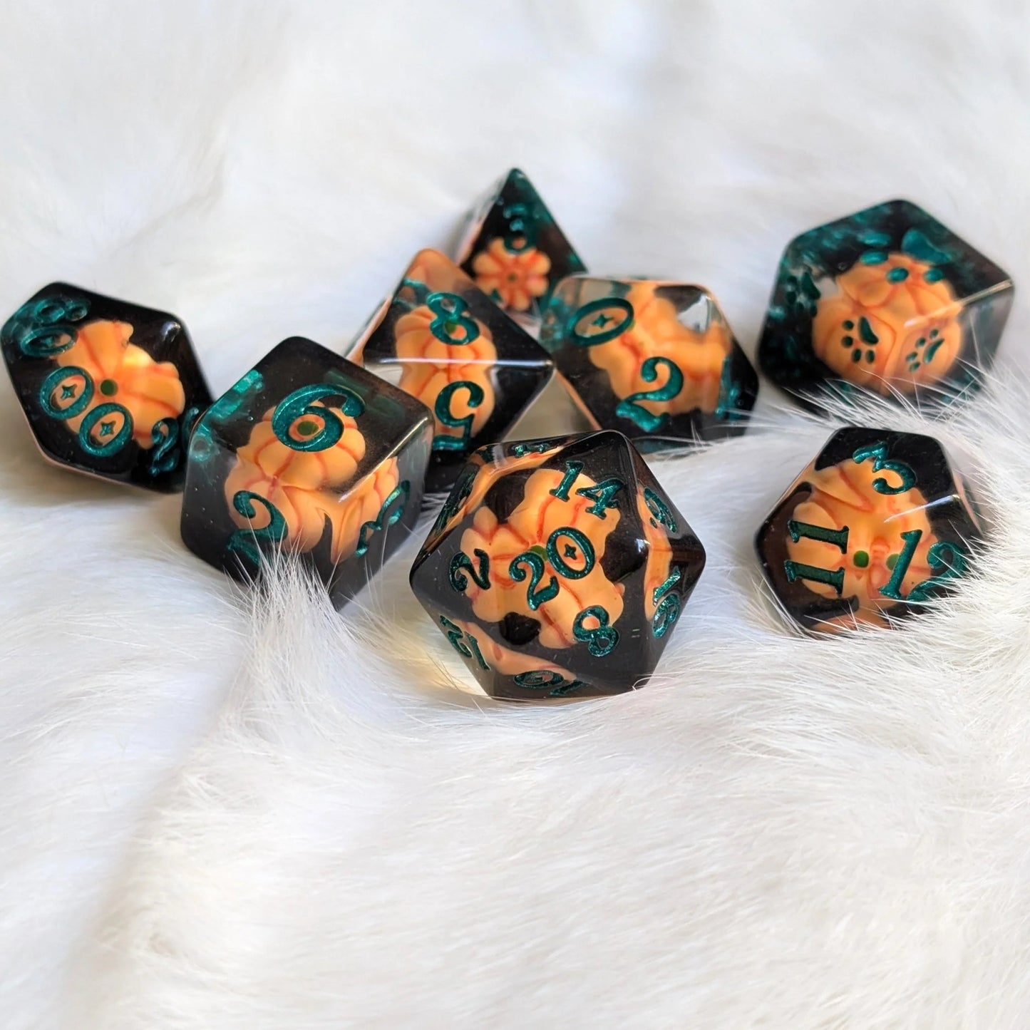 Pumpkin Inclusion - 8-Piece Dice Set