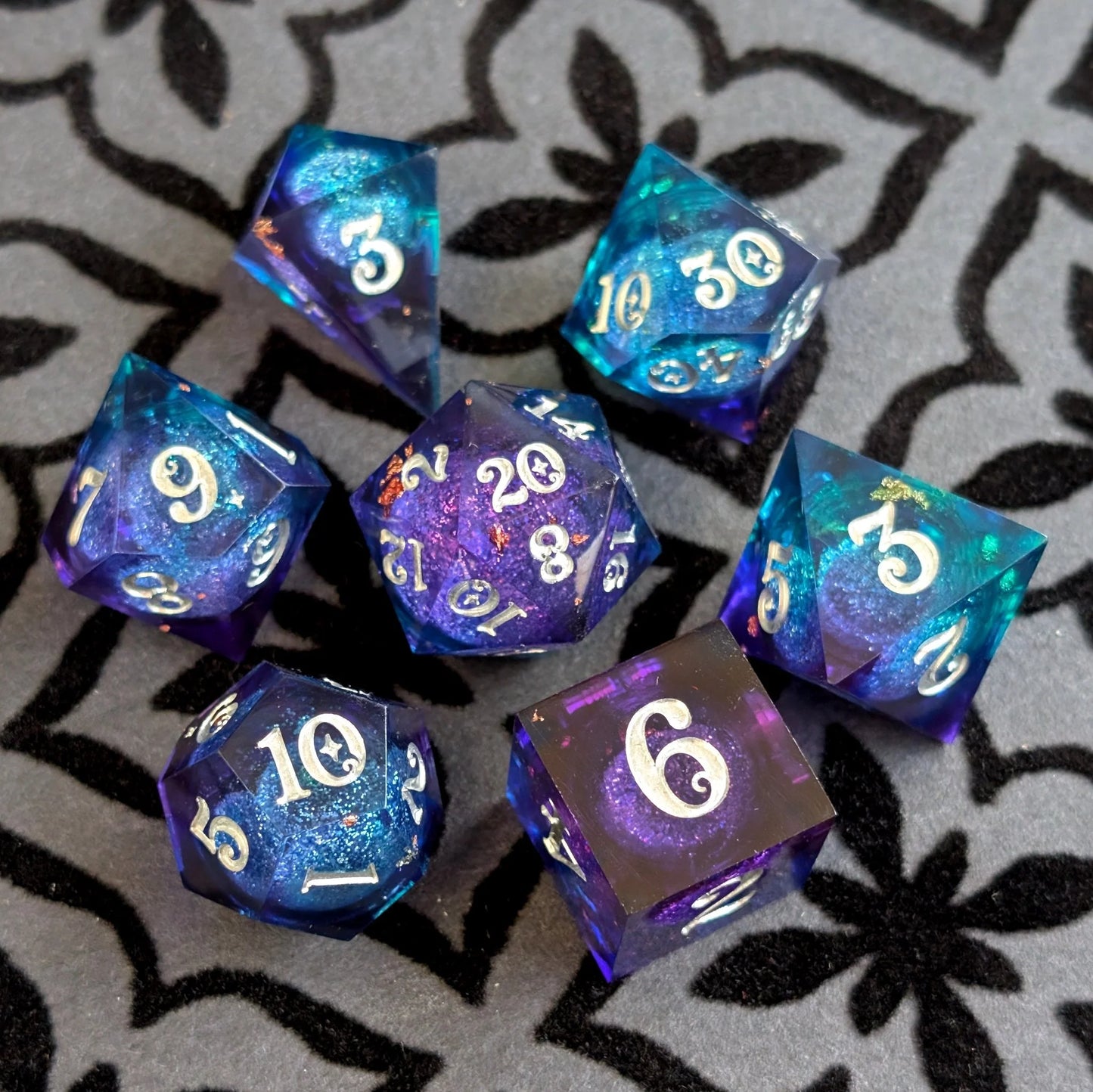 Twilight - 7-Piece Liquid Core Sharp Edge Dice Set