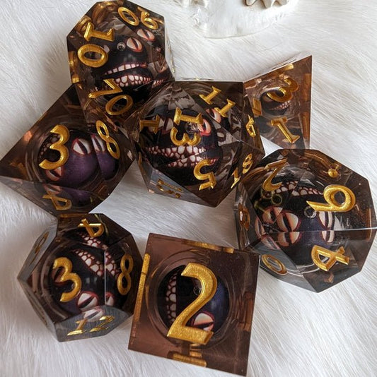 Black Cheshire Cat Moving Head Liquid Core Sharp Edge Resin DnD Dice Set × 1 - The Fourth Place
