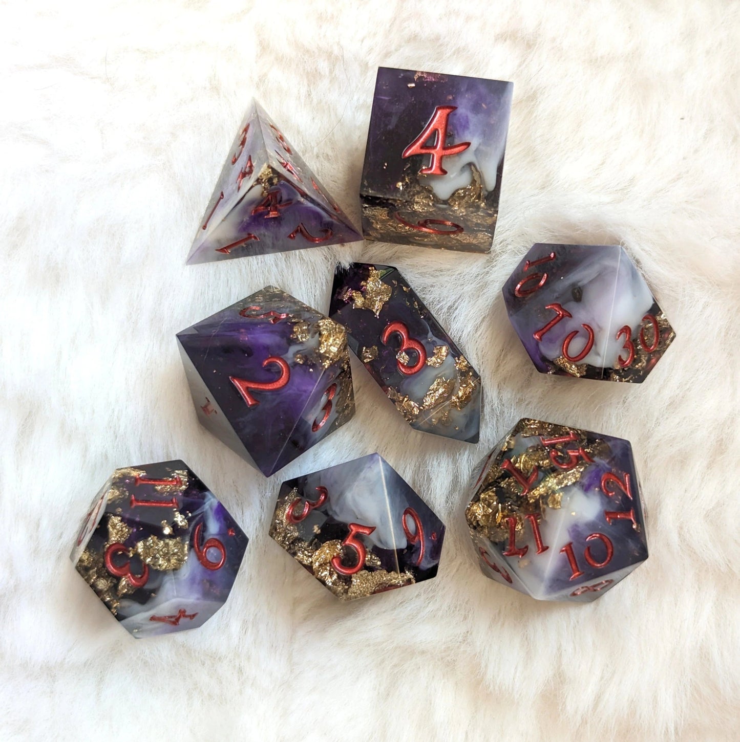 Bone Empress - 7 piece sharp-edge dice set - The Fourth Place