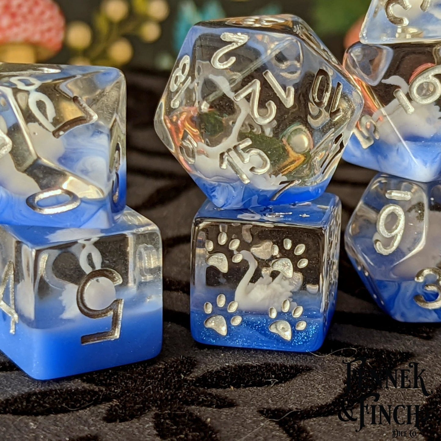 White Swan - 8 Dice Set - The Fourth Place
